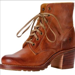 Frye Sabrina 6G Lace Up Boots